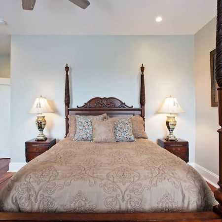 Willa Newly Renovated 4 Bed 3 Bath And 2 Parking Spots Savannah Zewnętrze zdjęcie