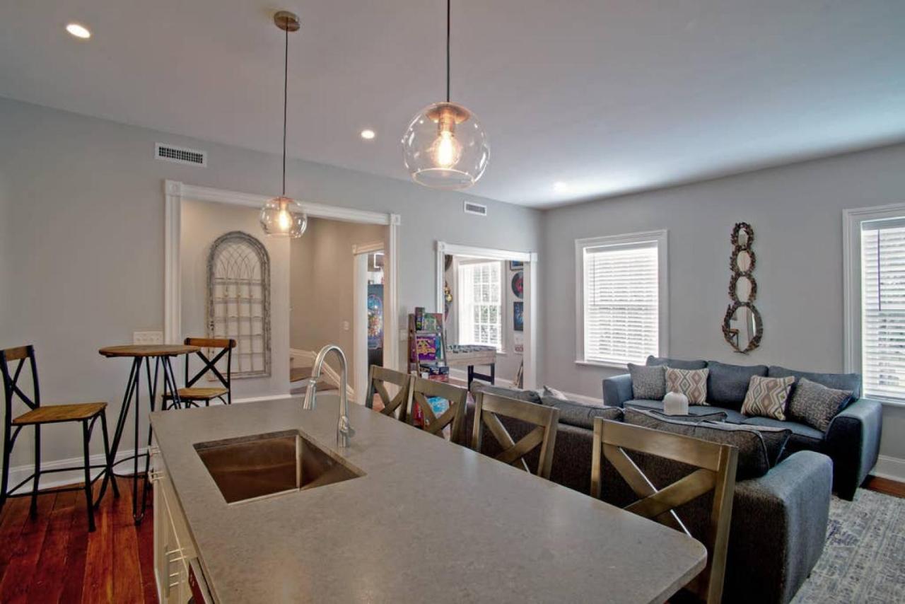 Willa Newly Renovated 4 Bed 3 Bath And 2 Parking Spots Savannah Zewnętrze zdjęcie