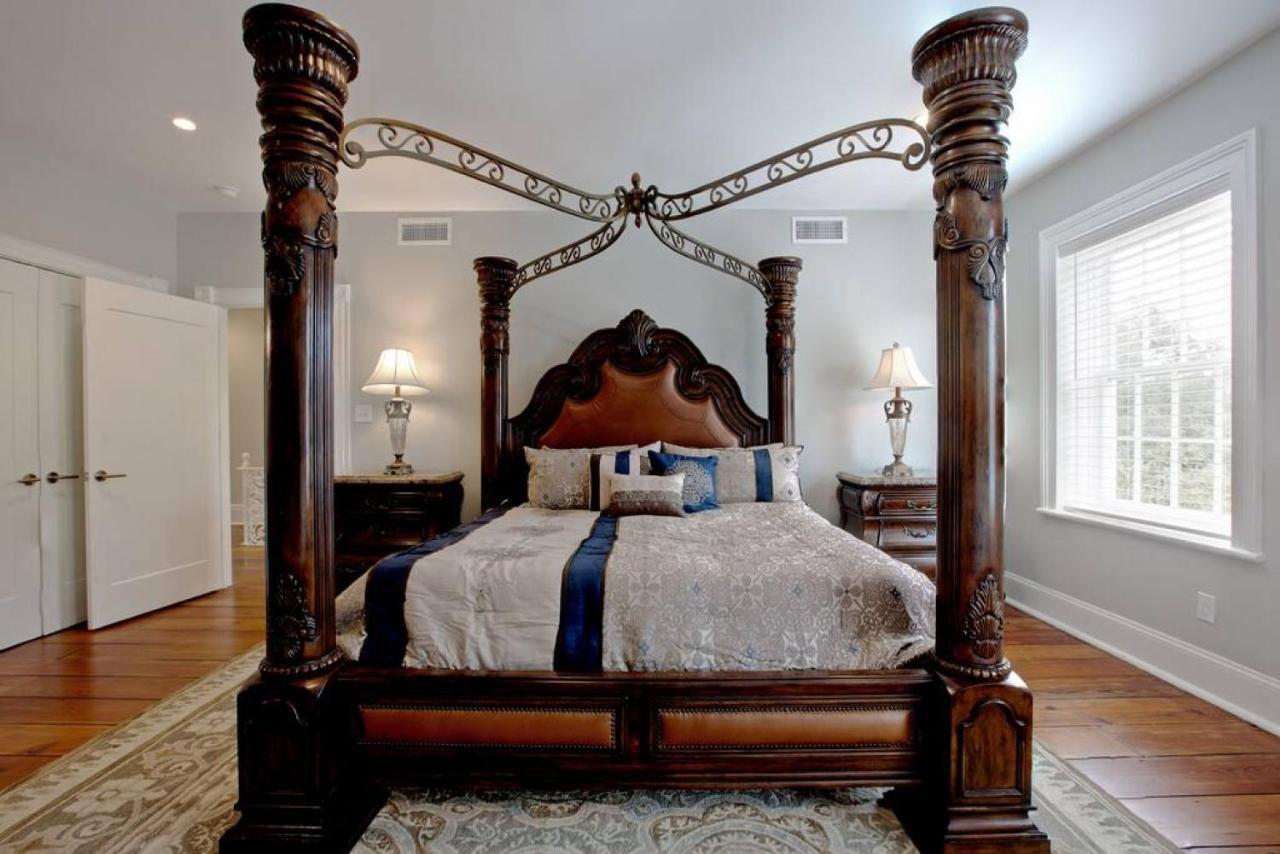 Willa Newly Renovated 4 Bed 3 Bath And 2 Parking Spots Savannah Zewnętrze zdjęcie