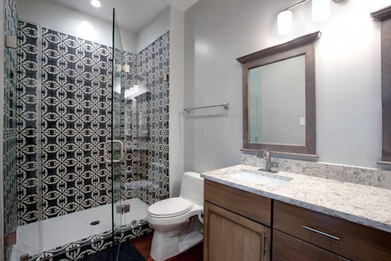 Willa Newly Renovated 4 Bed 3 Bath And 2 Parking Spots Savannah Zewnętrze zdjęcie