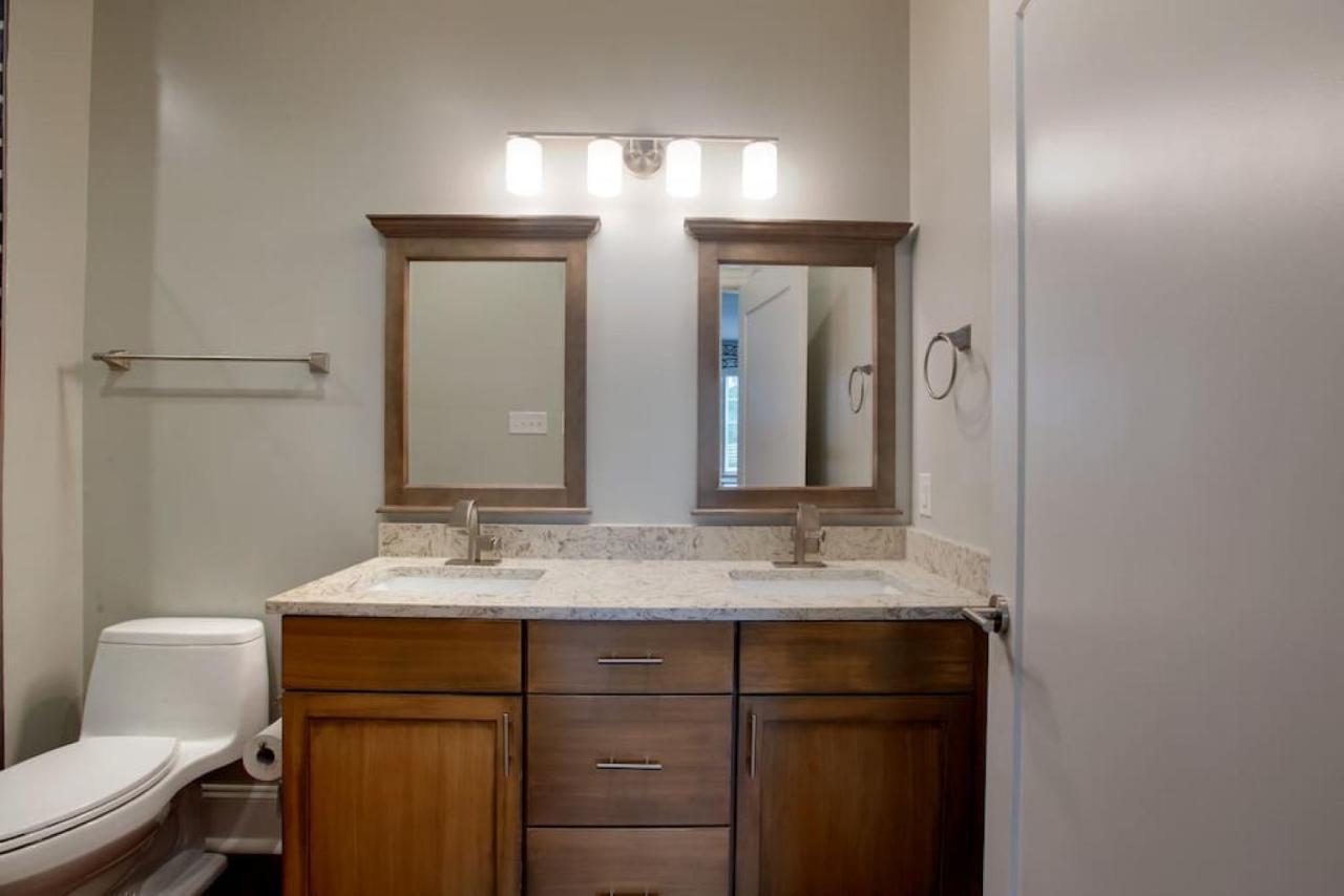 Willa Newly Renovated 4 Bed 3 Bath And 2 Parking Spots Savannah Zewnętrze zdjęcie