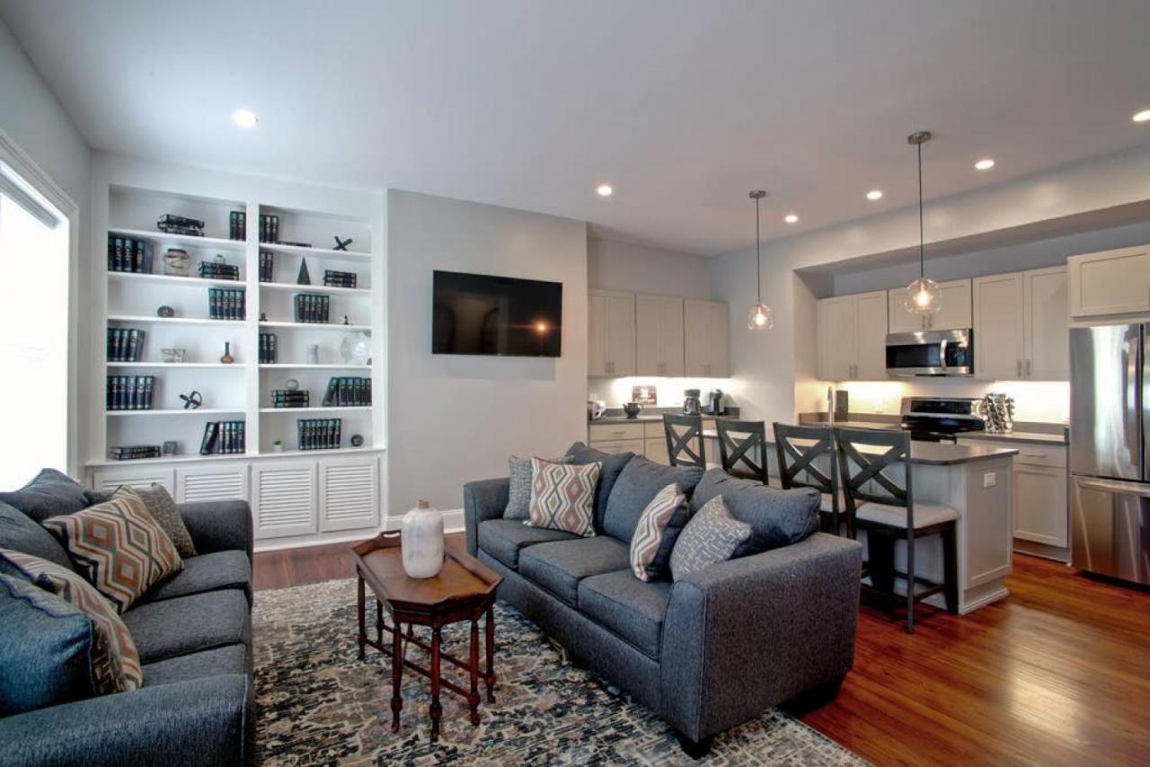 Willa Newly Renovated 4 Bed 3 Bath And 2 Parking Spots Savannah Zewnętrze zdjęcie