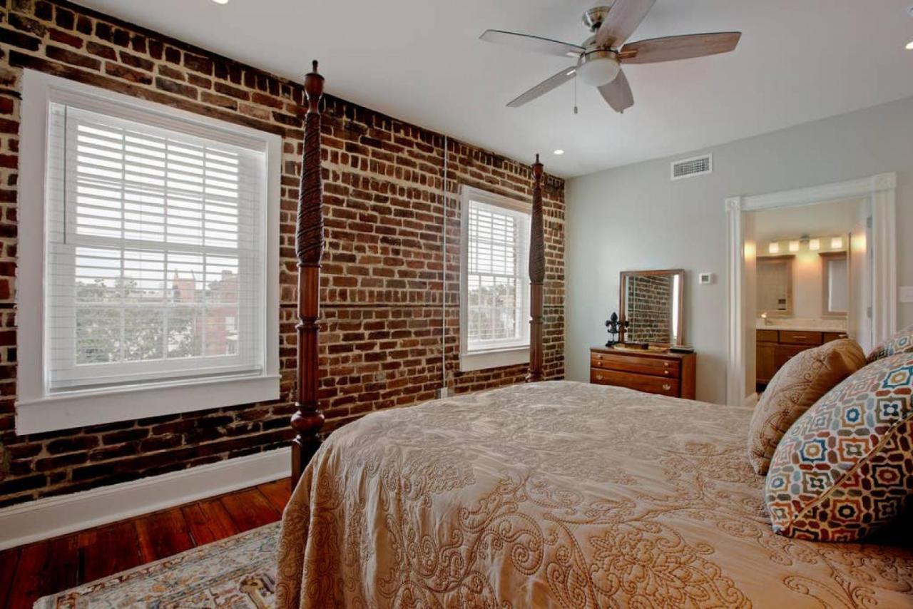 Willa Newly Renovated 4 Bed 3 Bath And 2 Parking Spots Savannah Zewnętrze zdjęcie